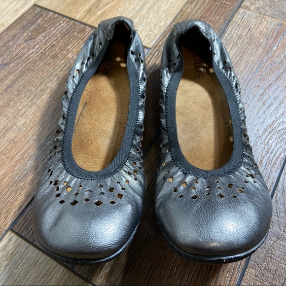 Taos Leather Flats Size 7  7.5 - Picture 2 of 11
